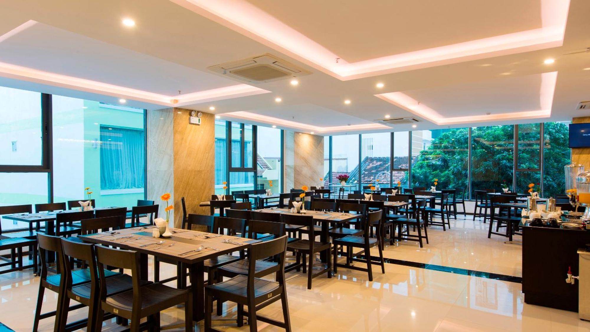 Meriton Hotel Nha Trang Exterior photo