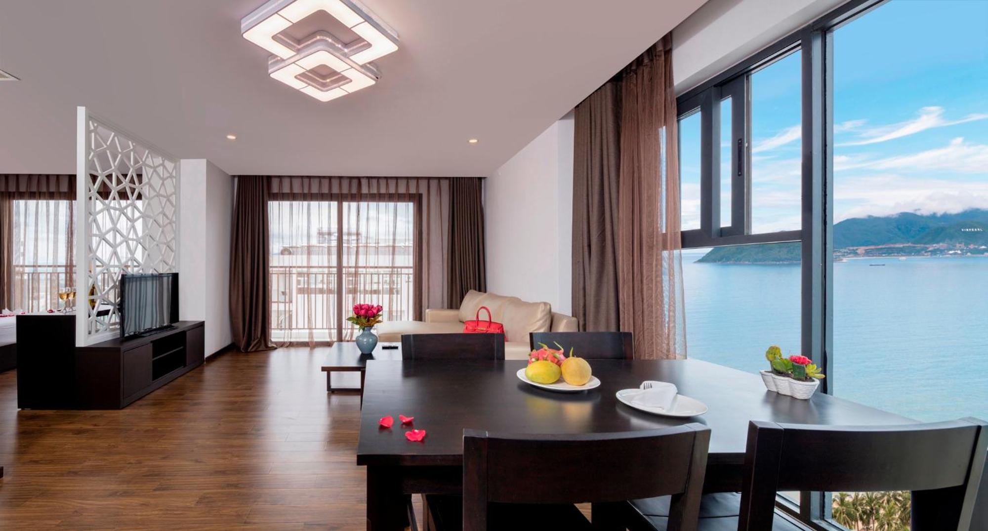 Meriton Hotel Nha Trang Exterior photo