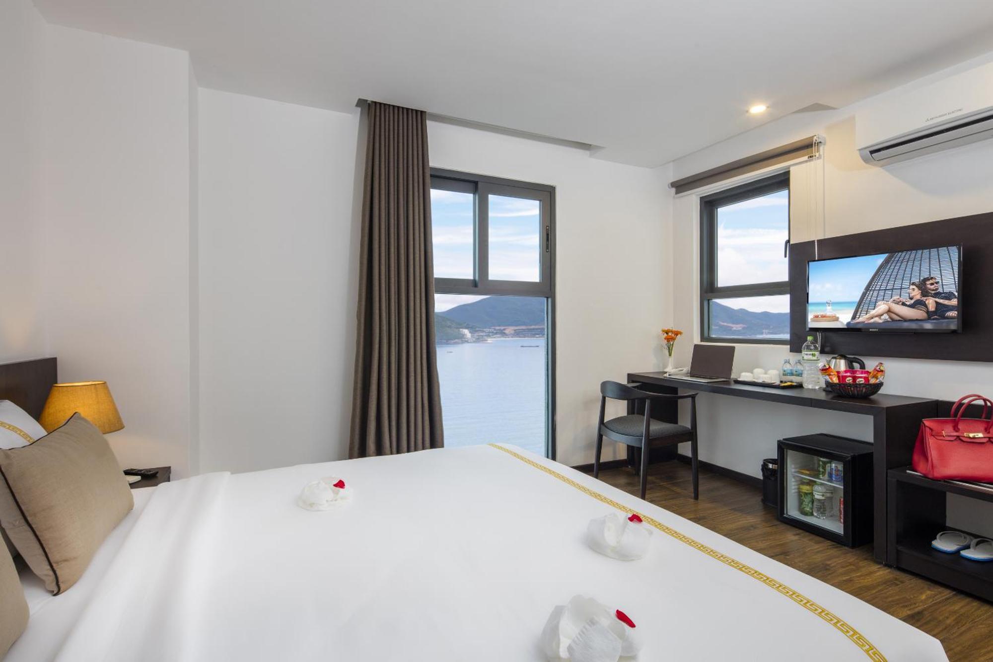 Meriton Hotel Nha Trang Exterior photo