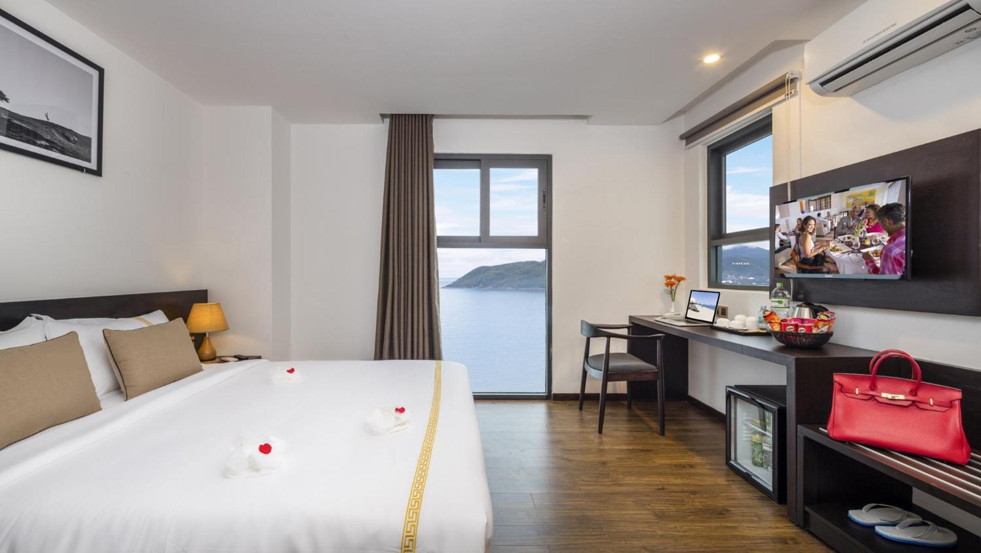 Meriton Hotel Nha Trang Exterior photo