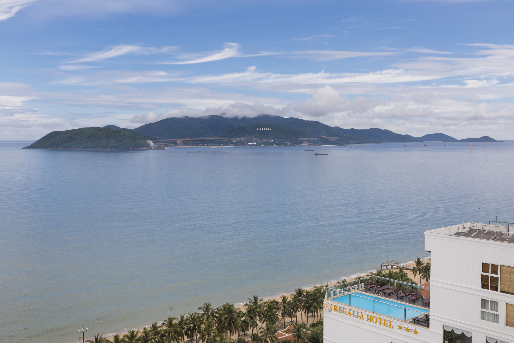 Meriton Hotel Nha Trang Exterior photo